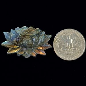 arved Labradorite Lotus 47×38mm hand-carved gemstone with blue and golden flashes, symbol of purity and spirituality.
