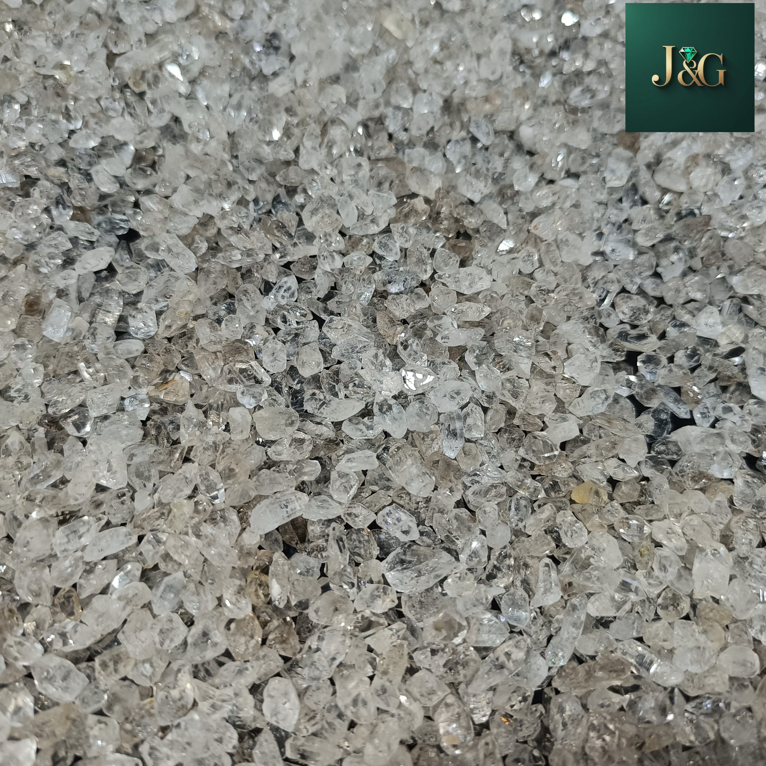 Raw Herkimer Diamonds: Meaning, Metaphysical Properties, Formation & Healing Guide